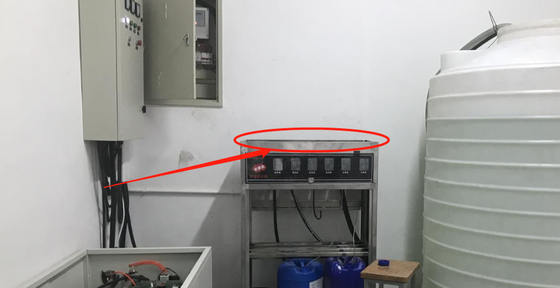 3400mm Wysokość instalacji Całkowicie automatyczna pralka bez dotyku z opryskiem detergentem